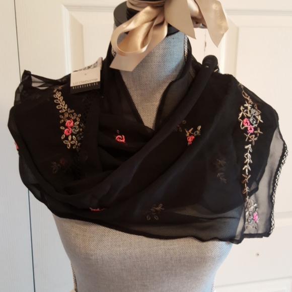 ❤️ NWT Liz Claiborne Sheer Black Embroidered Scarf - Picture 7 of 9